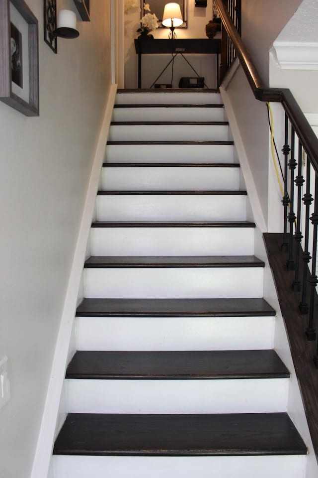 231 Overlook Pl, Columbia, TN 38401 - view of staircase