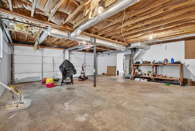 609 Chrisman Dr, Clarksville, TN 37042 - garage with heating unit