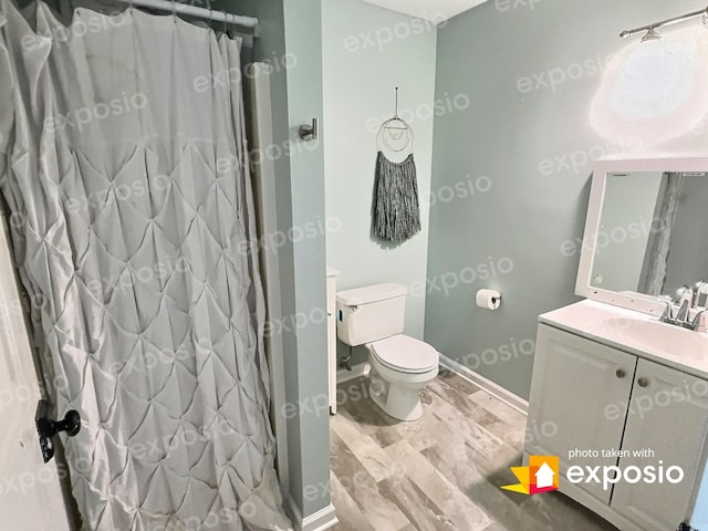 4417 Jackson Hollow Rd, Franklin, TN 37064 - bathroom featuring vanity and curtained shower