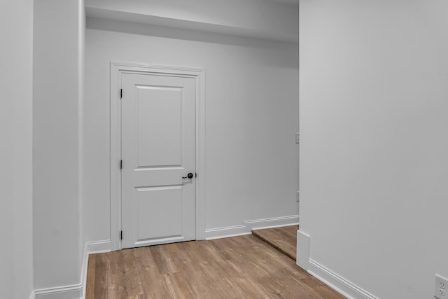 418 Stonemeadow Rd, Clarksville, TN 37043 - corridor featuring light wood-type flooring