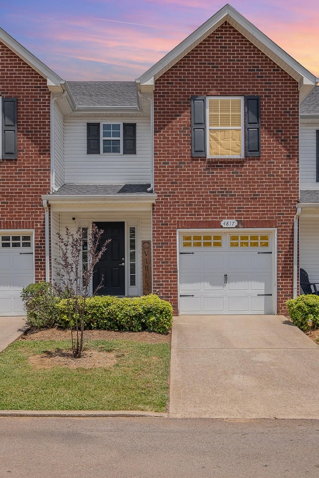 4817 Laura Jeanne Blvd, Murfreesboro, TN 37129 - traditional home with driveway, brick siding, and a garage