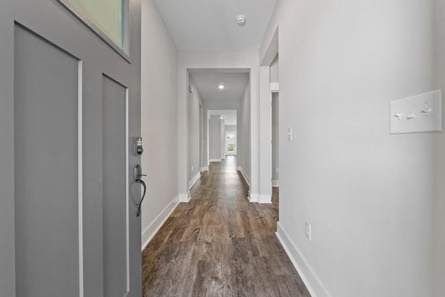15 Aurora Cir, Fayetteville, TN 37334 - hallway with dark wood-style floors and baseboards
