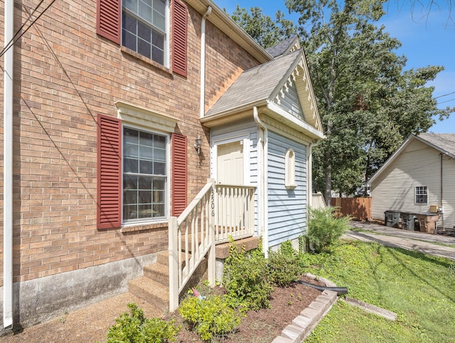 3506 New Windsor Ct, Antioch, TN 37013 - entrance to property featuring roof with shingles