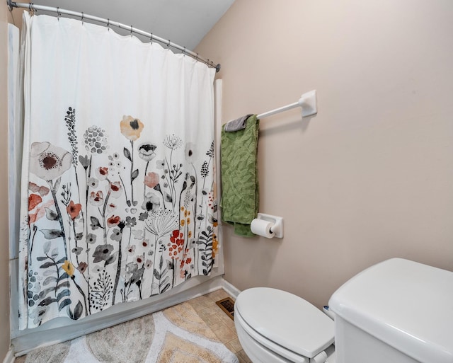 3506 New Windsor Ct, Antioch, TN 37013 - full bath featuring toilet and a shower with shower curtain