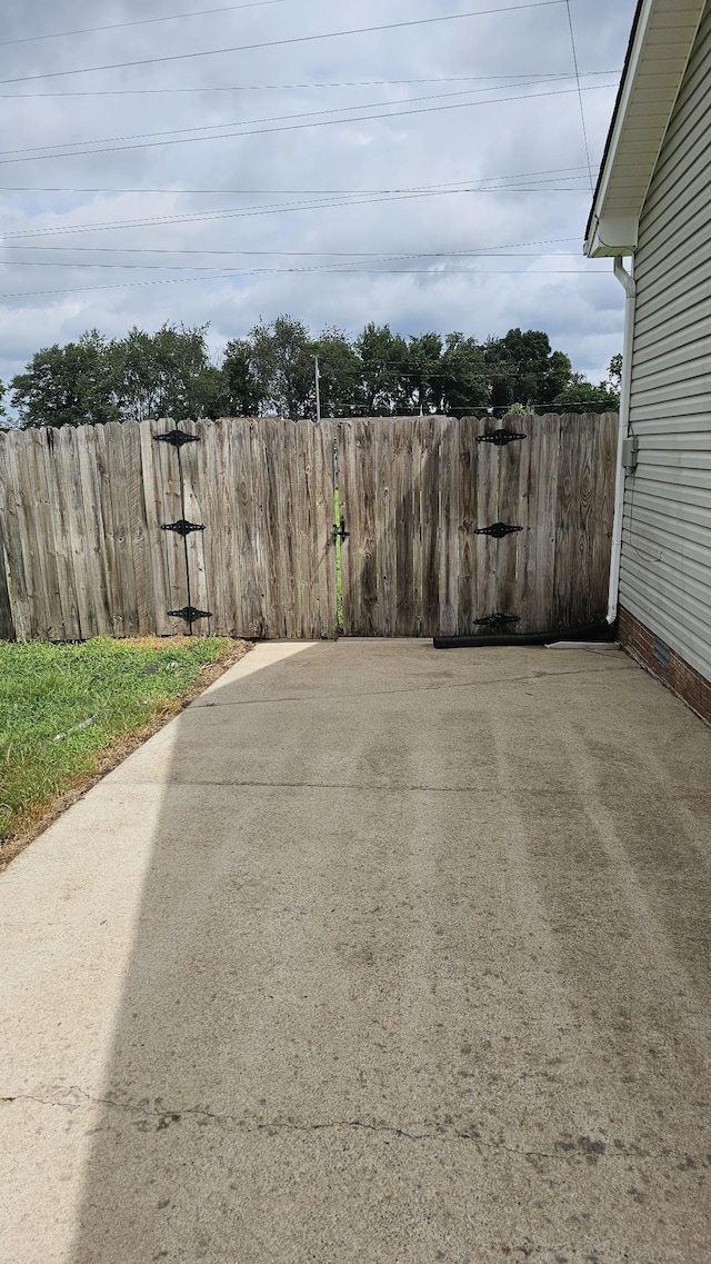1949 Timberline Cir, Oak Grove, KY 42262 - view of patio / terrace