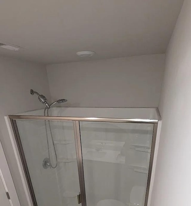 4234 Gandalf Ln, Murfreesboro, TN 37128 - full bathroom with a shower stall
