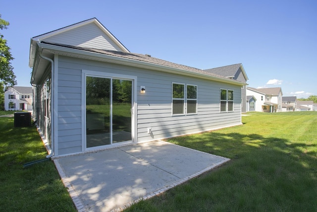 137 W Cassa Way, Mount Juliet, TN 37122 - rear view of house with a patio area and a lawn