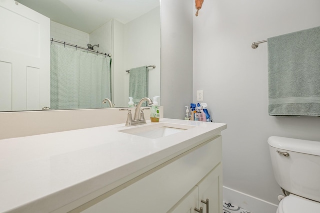 252 Caroline Dr Unit A, Murfreesboro, TN 37128 - bathroom with vanity and curtained shower