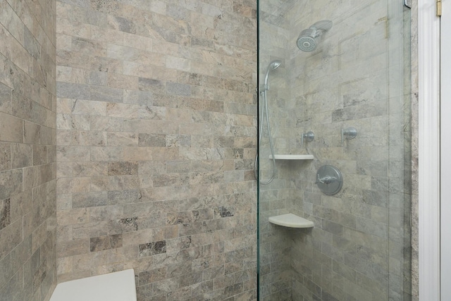 3351 Oak Burr Dr, Chattanooga, TN 37419 - full bath with tiled shower