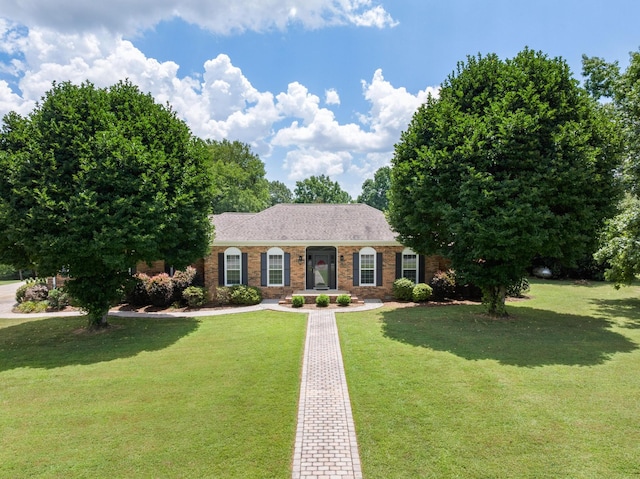 3351 Oak Burr Dr, Chattanooga, TN 37419 - single story home with a front yard and brick siding