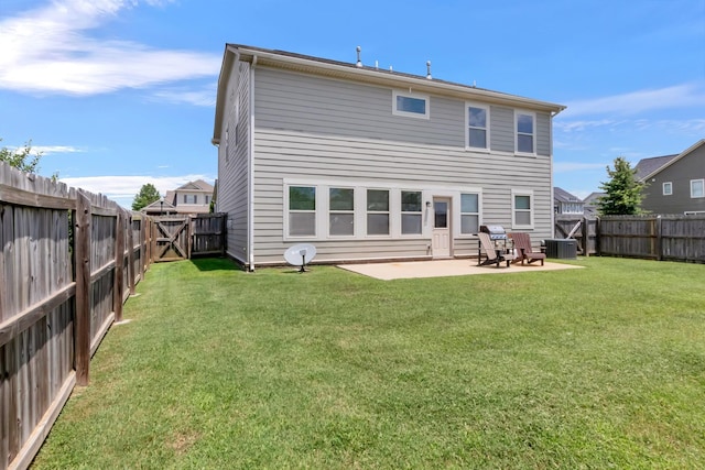 4905 Kingdom Dr, Murfreesboro, TN 37128 - back of property with a patio and a fenced backyard