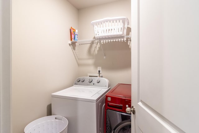 135 Millers Ln, Calhoun, GA 30701 - laundry room featuring independent washer and dryer