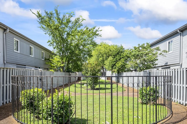 1900 Richard Jones Rd Unit X2, Nashville, TN 37215 - view of fenced backyard