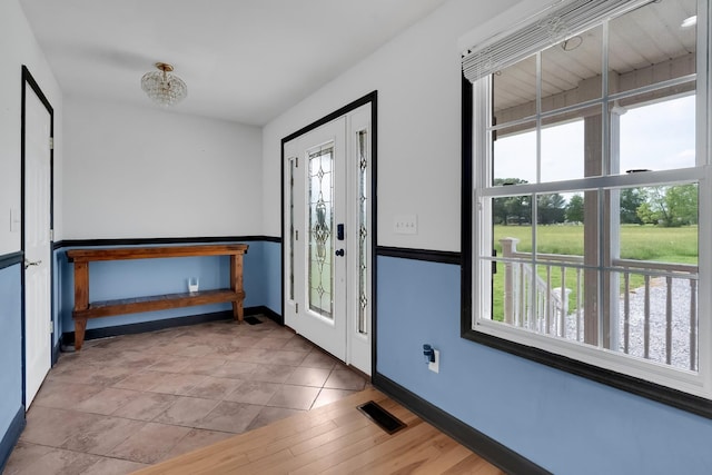 6685 Lynchburg Rd, Winchester, TN 37398 - entryway with plenty of natural light