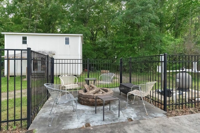 6685 Lynchburg Rd, Winchester, TN 37398 - view of patio / terrace featuring an outdoor fire pit