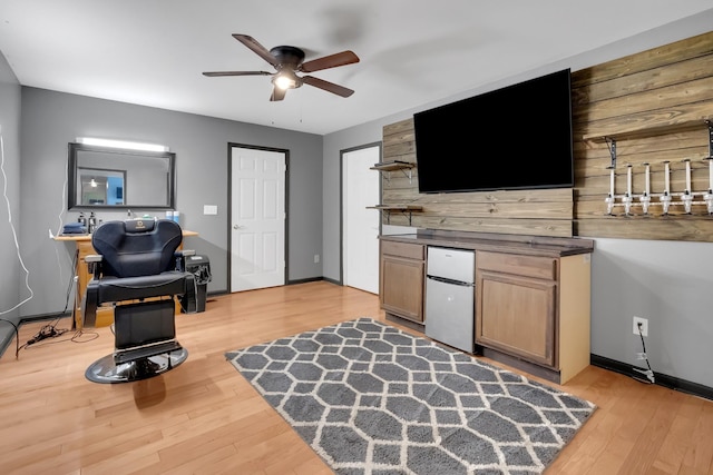 6685 Lynchburg Rd, Winchester, TN 37398 - living room with ceiling fan, light wood-style floors, and a desk
