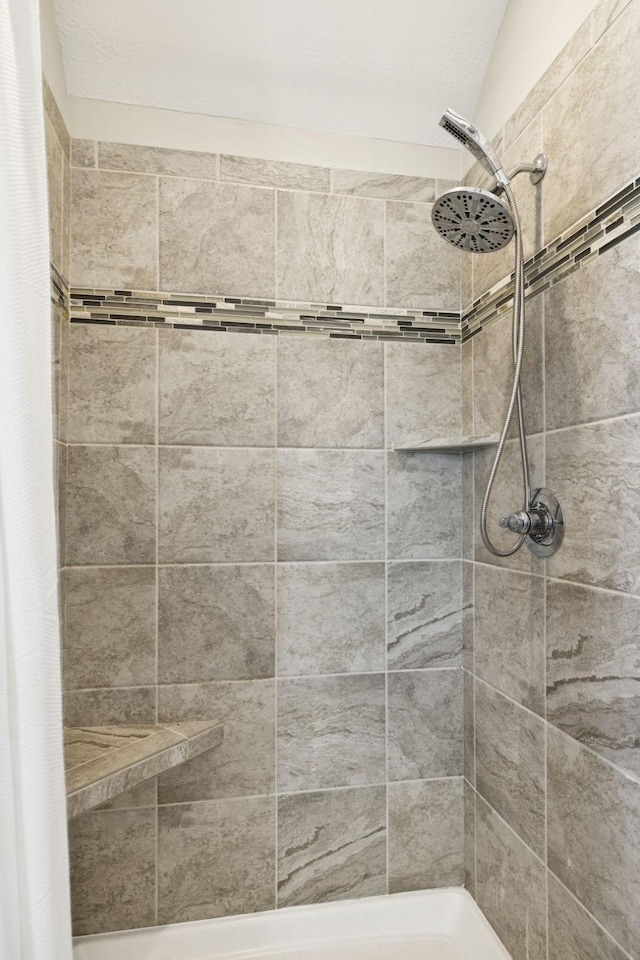 2237 Pathfinder Dr, Murfreesboro, TN 37127 - full bath featuring tiled shower