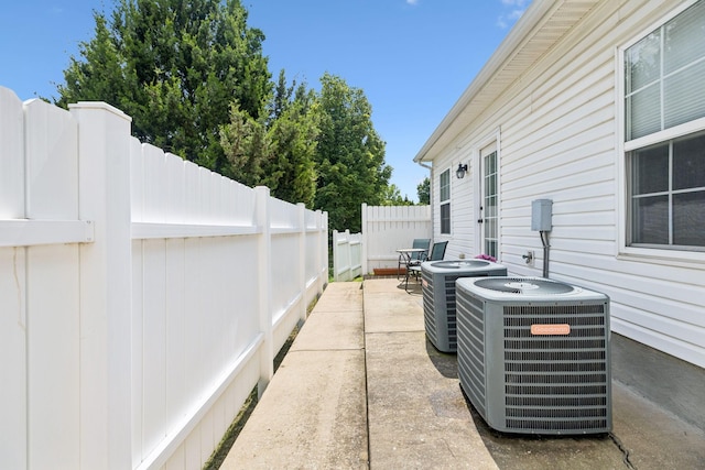 4826 Chelanie Cir, Murfreesboro, TN 37129 - view of patio / terrace