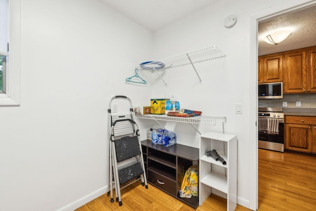 2261 High Meadow Dr, Murfreesboro, TN 37129 - laundry area featuring light wood-style flooring
