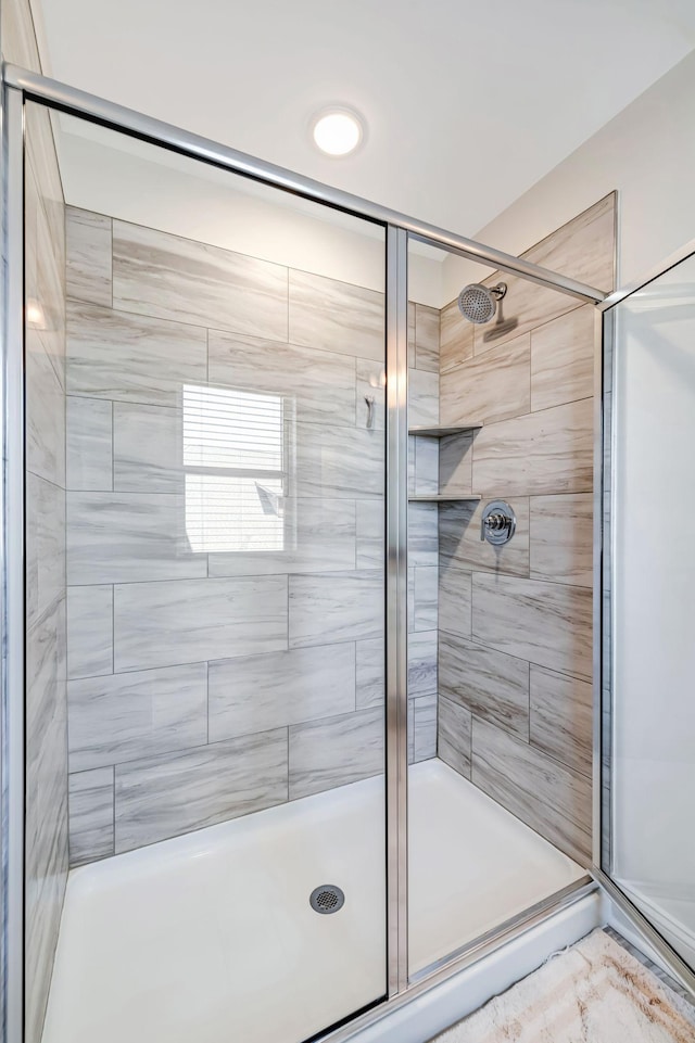 3612 Shady Forest Dr, Murfreesboro, TN 37128 - full bath with a shower stall