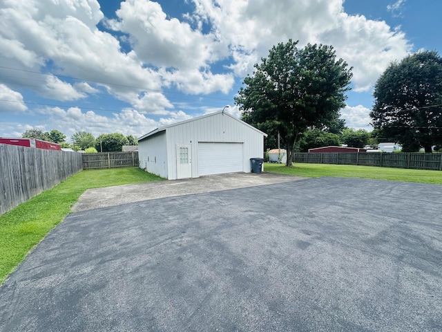 638 Chitwood Dr, Lafayette, TN 37083 - view of detached garage