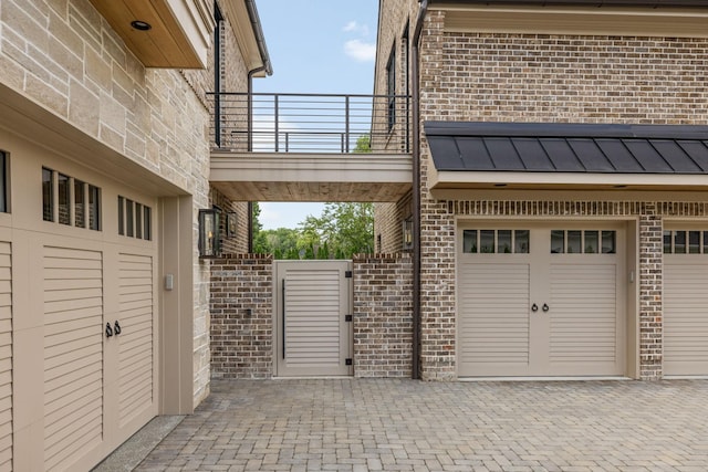 8524 Heirloom Blvd, College Grove, TN 37046 - garage with a gate