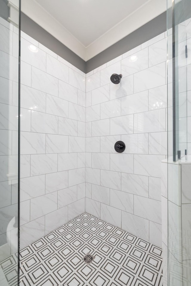 212 Rich Cir, Franklin, TN 37064 - bathroom with a tile shower