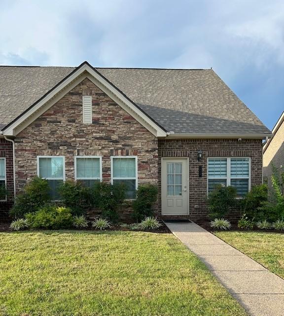849 Arbon Vale Dr, Murfreesboro, TN 37130 - view of front of home featuring a front yard and a shingled roof