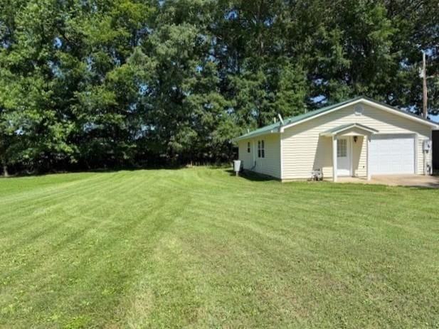 225 Clifty Village Ln, Paris, TN 38242 - photo 18