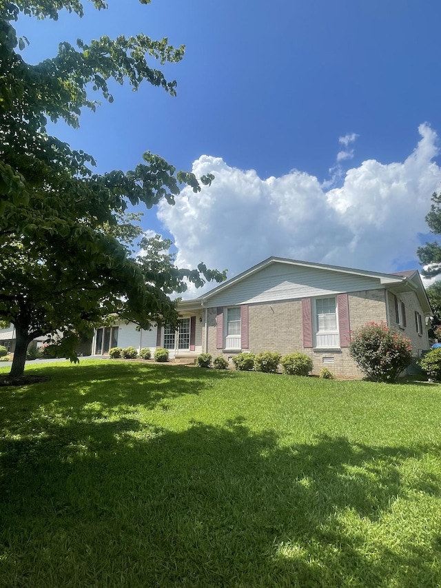 1710 Deer Hollow Dr, Lawrenceburg, TN 38464 - photo 1