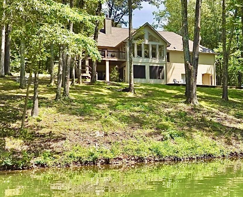 215 Huntington Dr N, Winchester, TN 37398 - photo 1