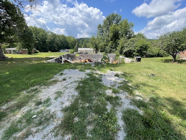 415 Hillcrest Dr, Byrdstown, TN 38549 - photo 1
