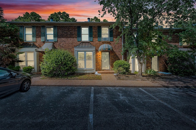 523 Williamsburg Dr, Nashville, TN 37214 - photo 1