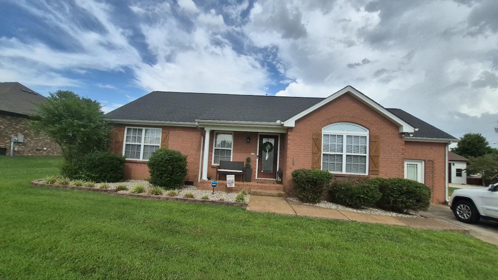 105 Irish Oaks Dr, Portland, TN 37148 - photo 1