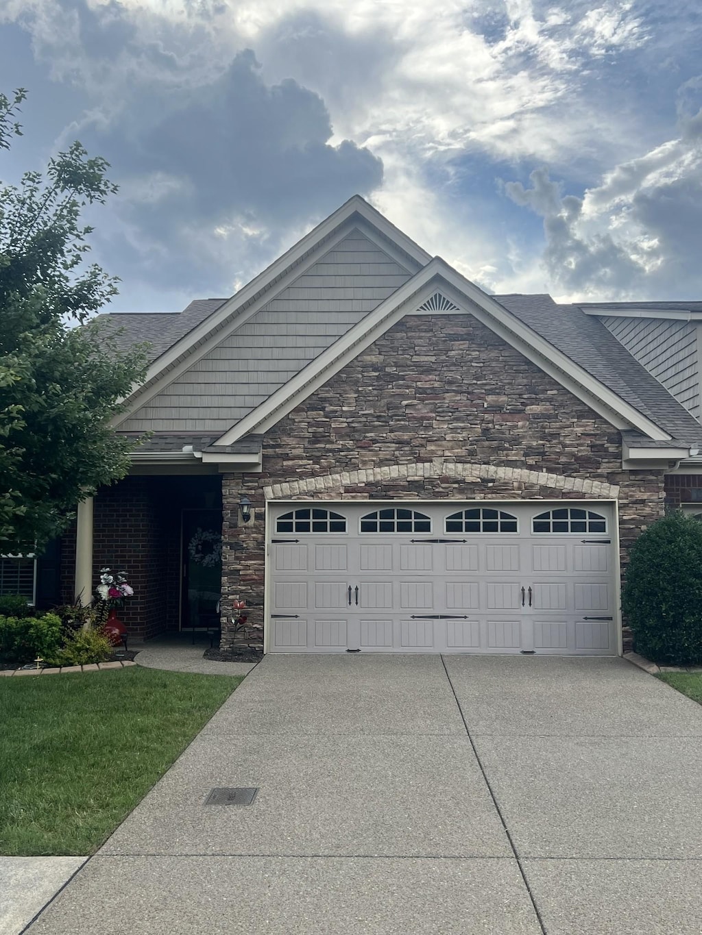 403 Stonegate Dr, Lebanon, TN 37090 - photo 1