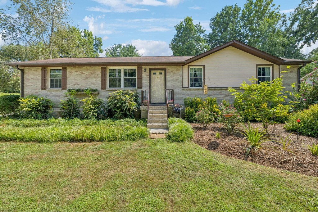 5641 Harpeth Haven Dr, Pegram, TN 37143 - photo 1