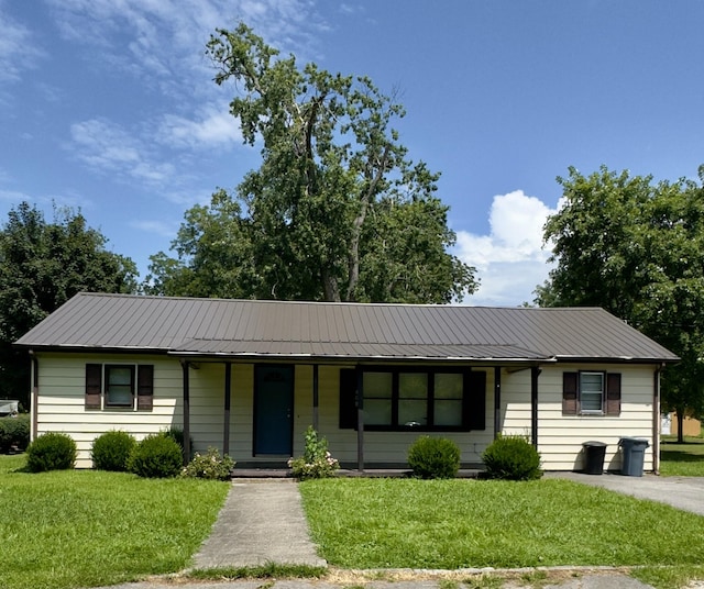 408 Horton St, Decherd, TN 37324 - photo 1