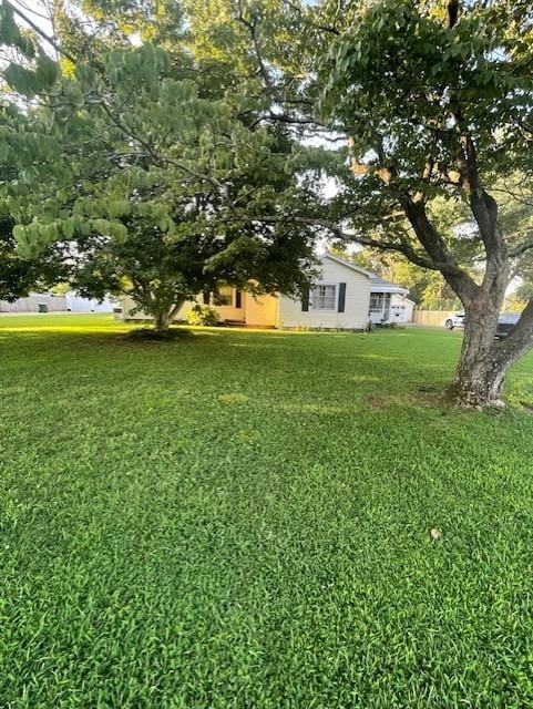 616 1st St, Lawrenceburg, TN 38464 - photo 1
