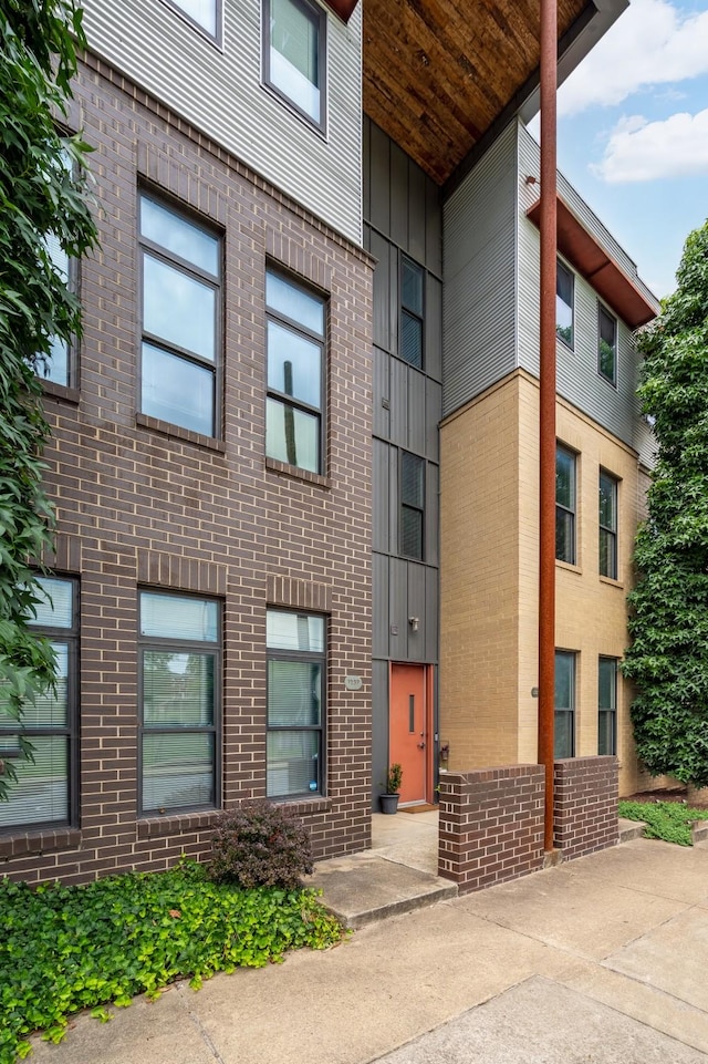 1235 4th Ave S, Nashville, TN 37210 - photo 2