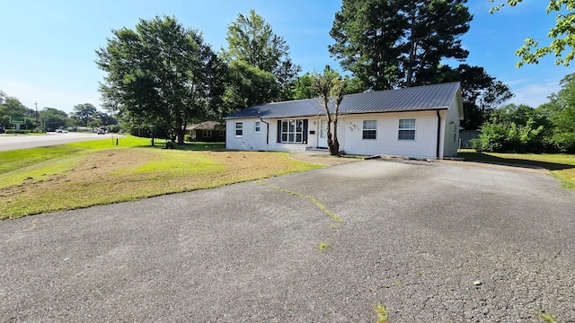 418 W Main St, Hohenwald, TN 38462 - photo 1