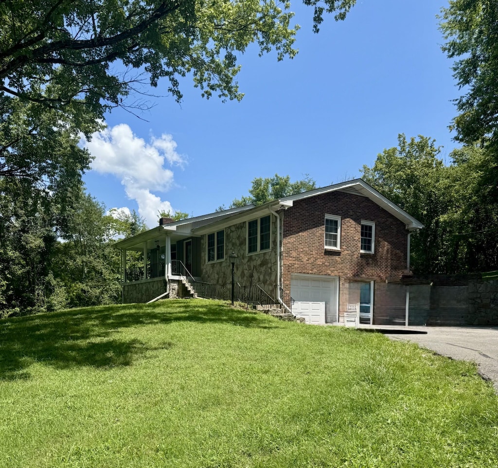 183 Maple St, Gordonsville, TN 38563 - photo 2