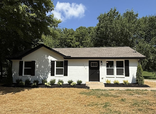 104 Davis Dr, Columbia, TN 38401 - photo 2