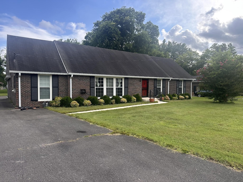 8024 Regency Dr, Nashville, TN 37221 - photo 1