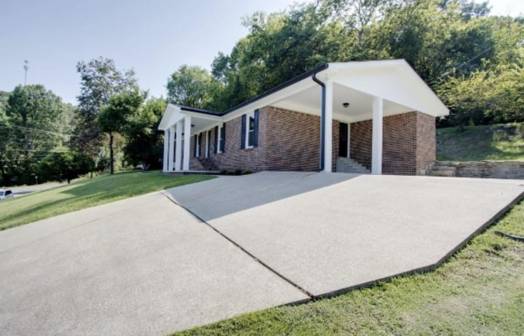 132 Hillwood Dr, Carthage, TN 37030 - photo 3