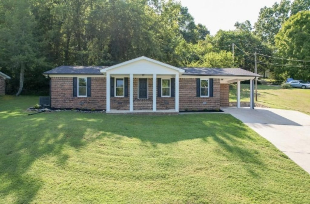 132 Hillwood Dr, Carthage, TN 37030 - photo 2