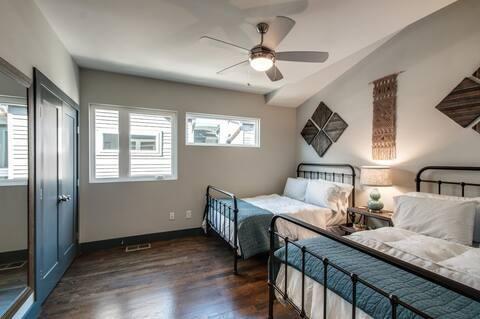 1069 2nd Ave S Unit A, Nashville, TN 37210 - photo 8