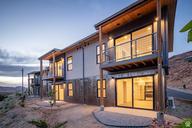 1185 S Murphy Ln Unit 105D, Moab, UT 84532 - back of house featuring a balcony