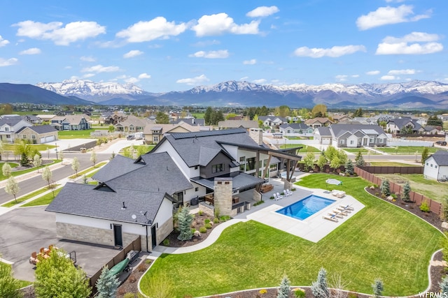 bird's eye view with a mountain view