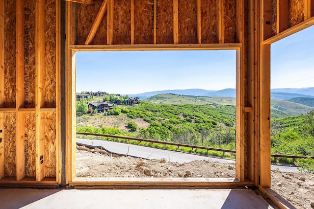 8139 N Sunrise Loop, Park City, UT 84098 - interior space with a mountain view