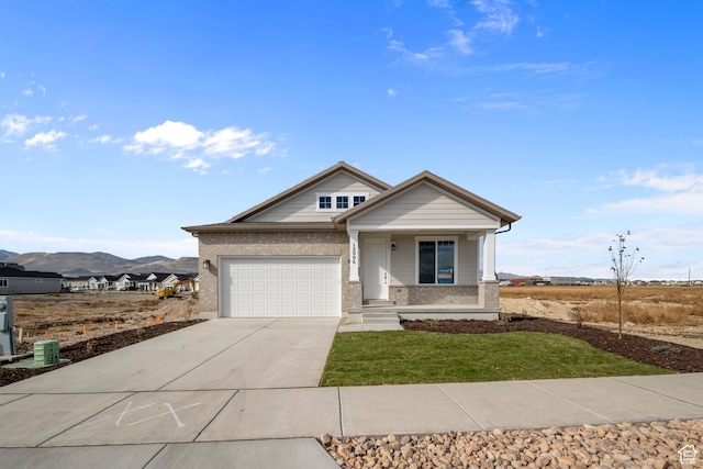 craftsman house with a porch